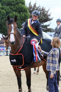 Claire Shepherd wins the Nupafeed Supplements Senior Discovery Championship